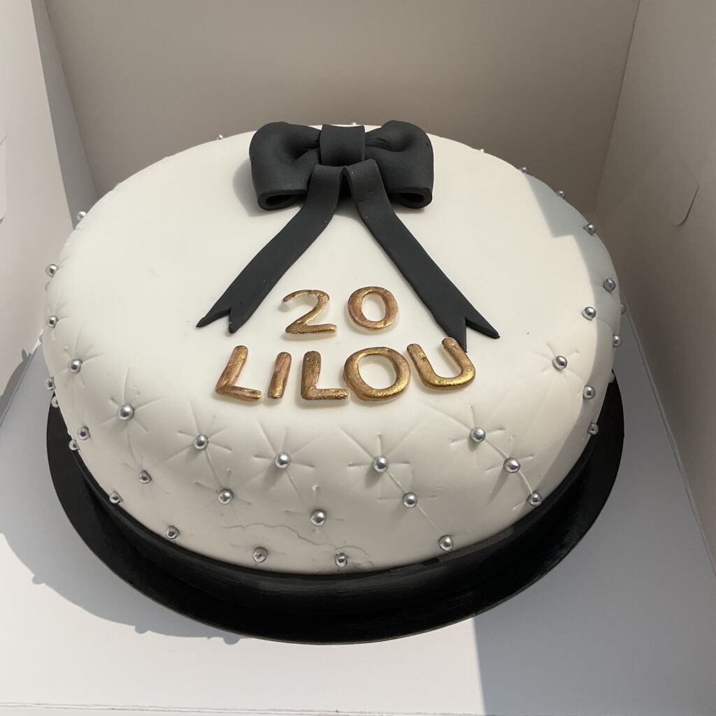 Gâteau sur commande anniversaire 20 ans